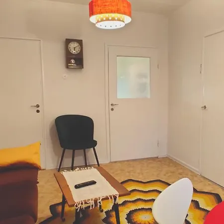 Cozy Retro In A Quiet Area Near The *